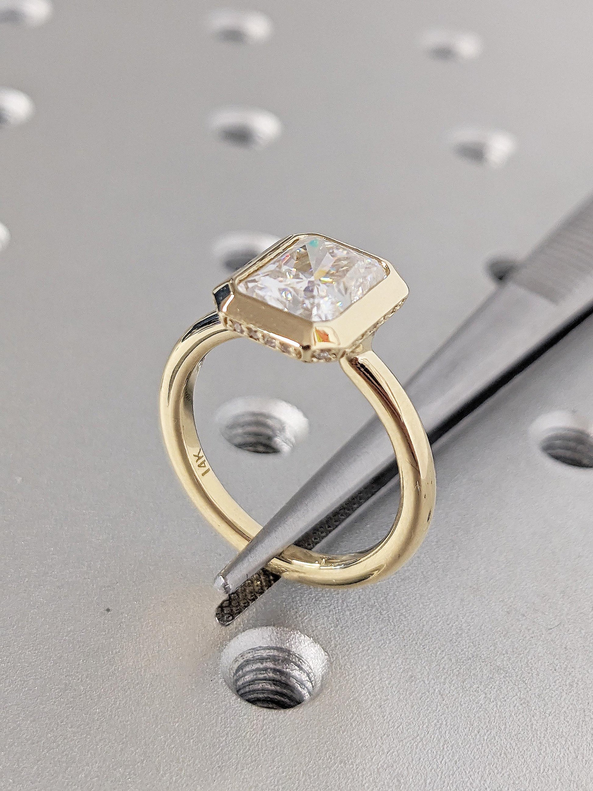 1.2 CT Round Solitaire Moissanite Engagement Ring