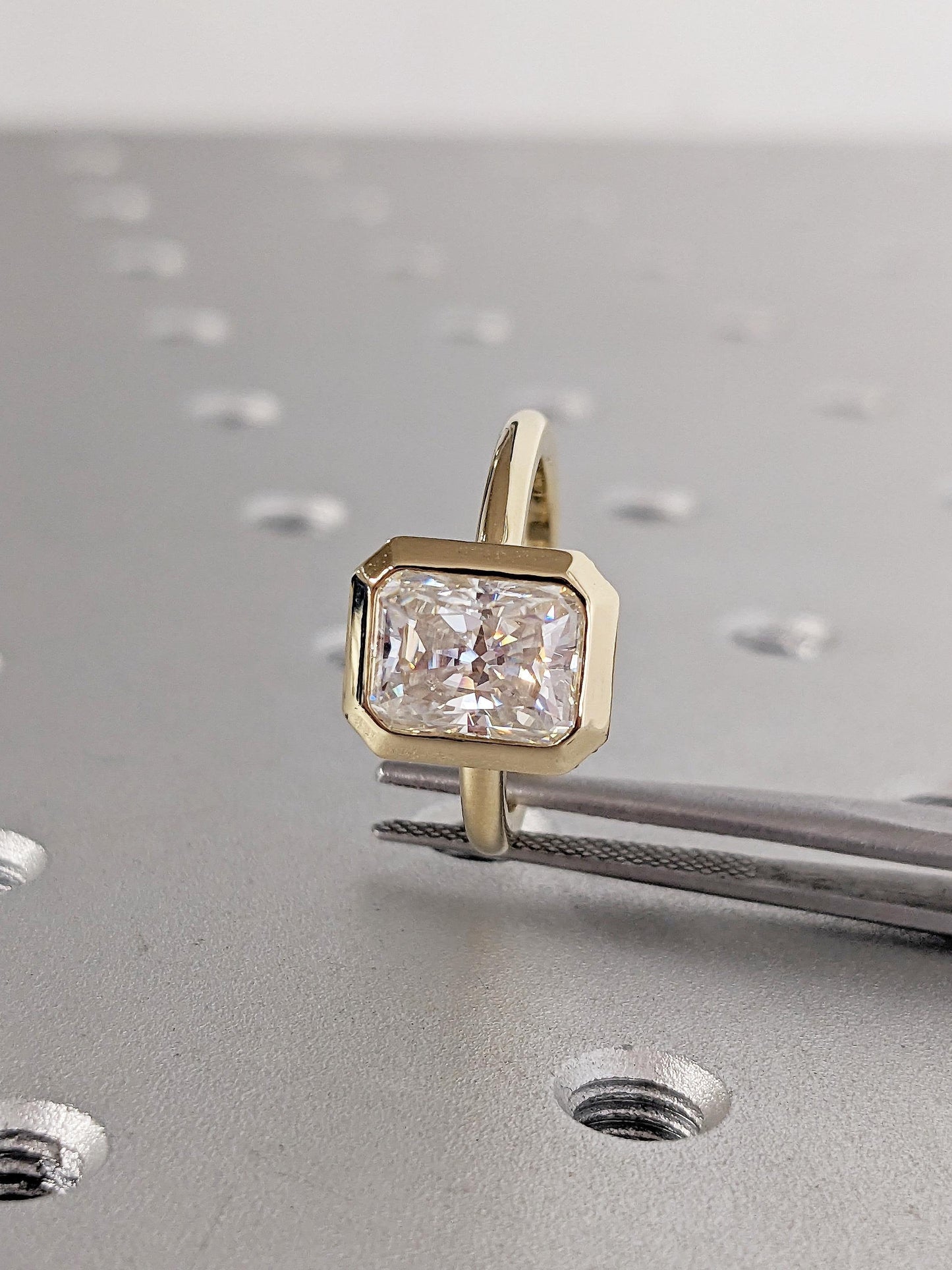 1.2 CT Round Solitaire Moissanite Engagement Ring
