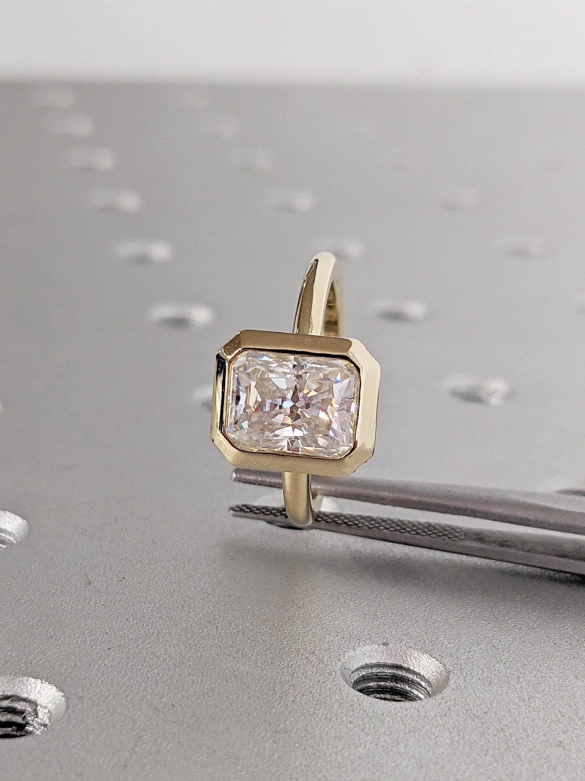 1.2 CT Round Solitaire Moissanite Engagement Ring