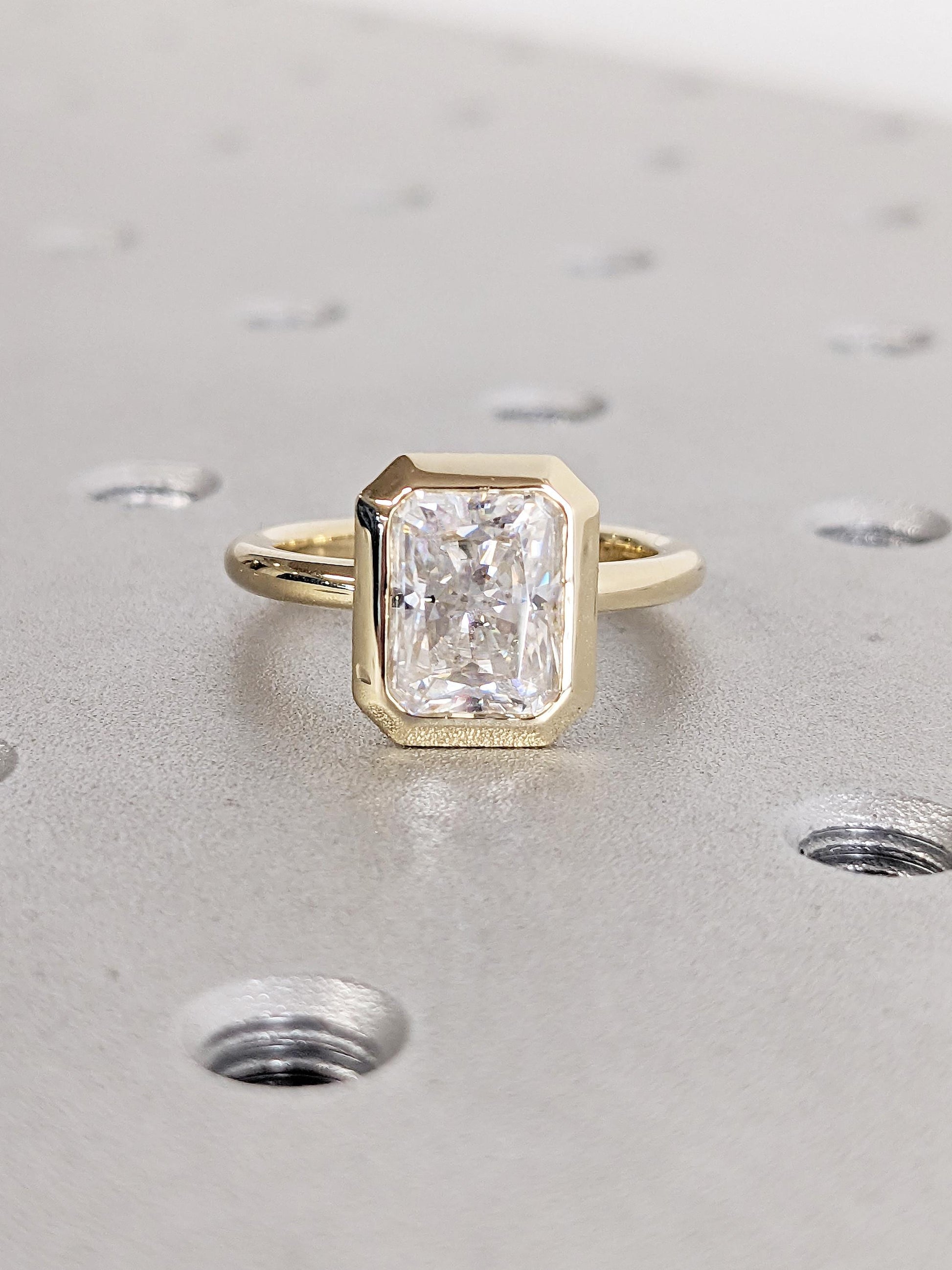 1.2 CT Round Solitaire Moissanite Engagement Ring