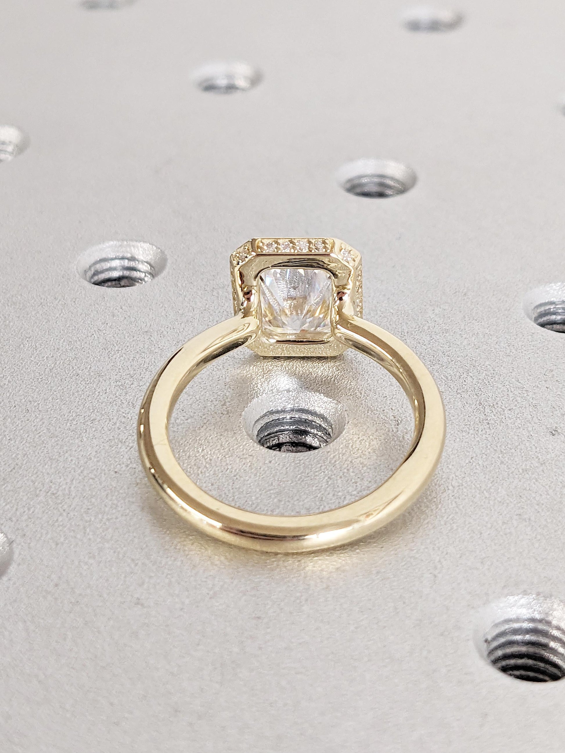 1.2 CT Round Solitaire Moissanite Engagement Ring