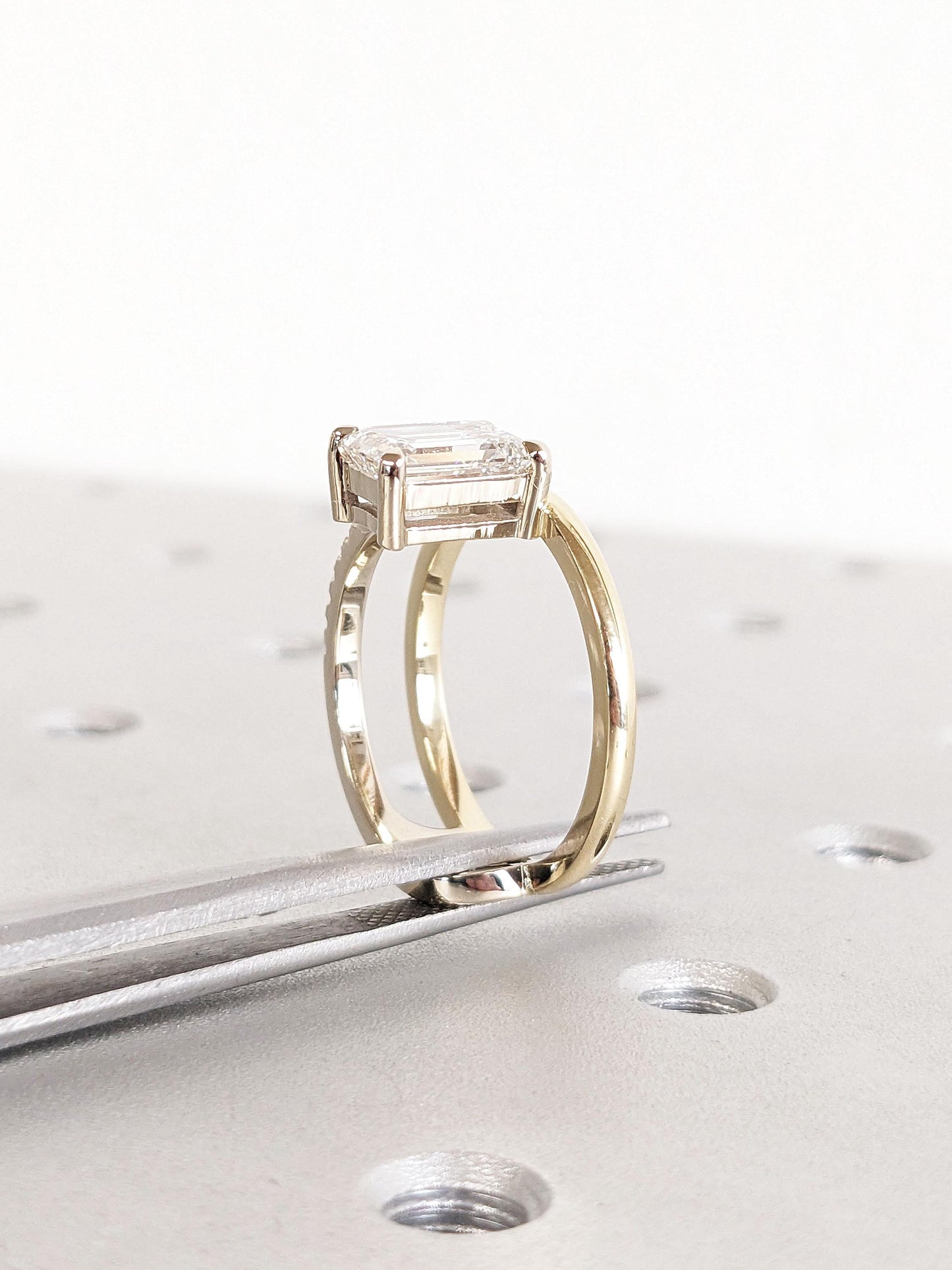 1.2 CT Round Solitaire Moissanite Engagement Ring