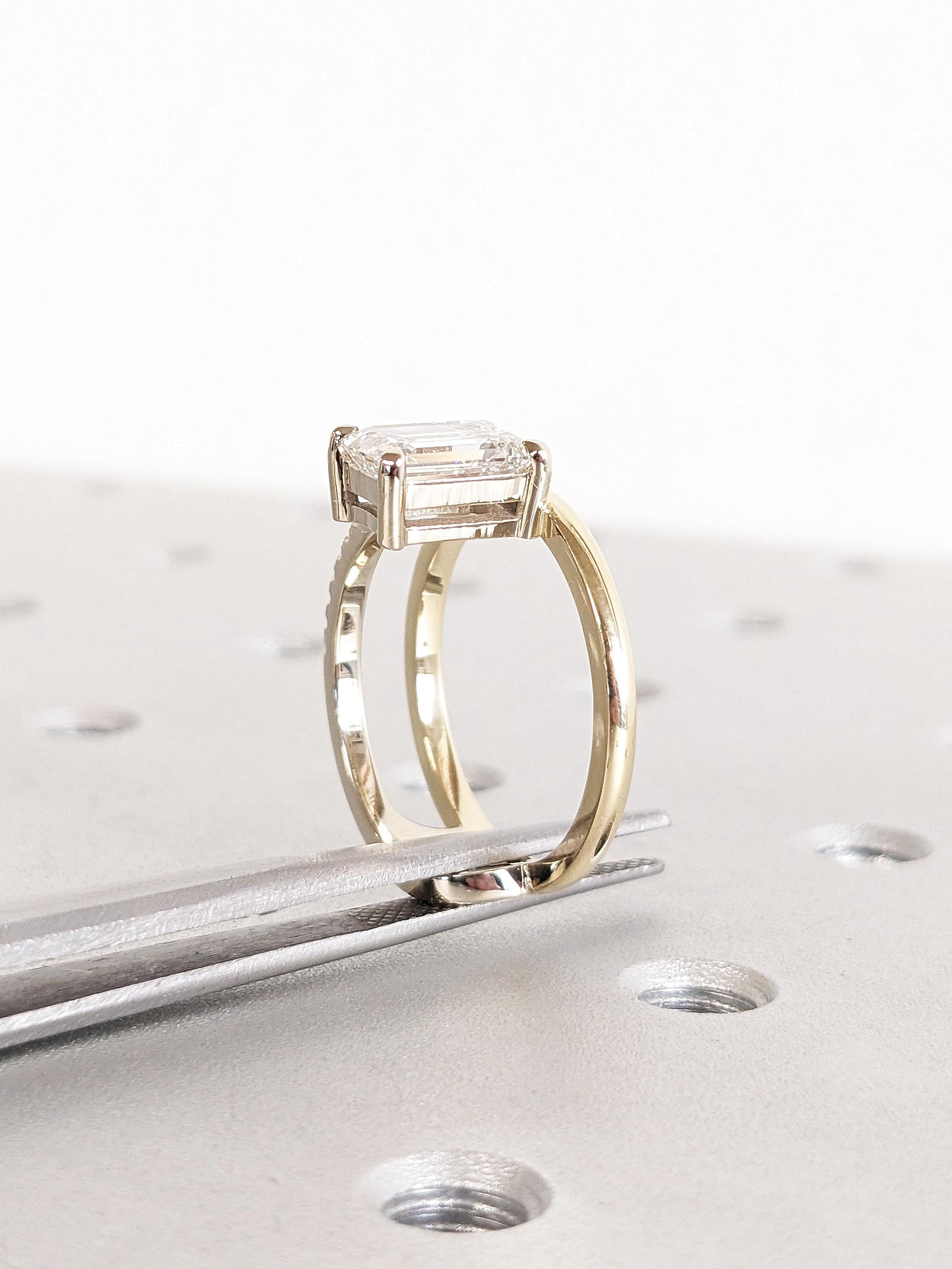 1.2 CT Round Solitaire Moissanite Engagement Ring