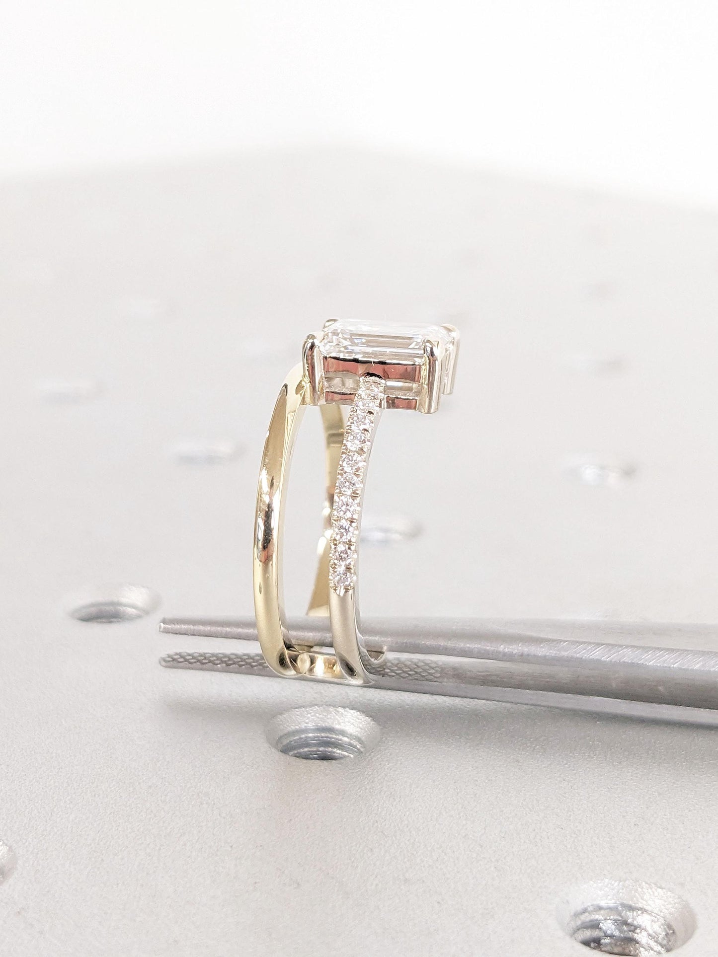 1.2 CT Round Solitaire Moissanite Engagement Ring