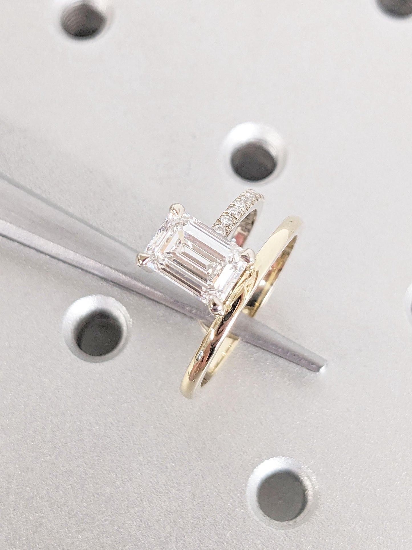 1.2 CT Round Solitaire Moissanite Engagement Ring