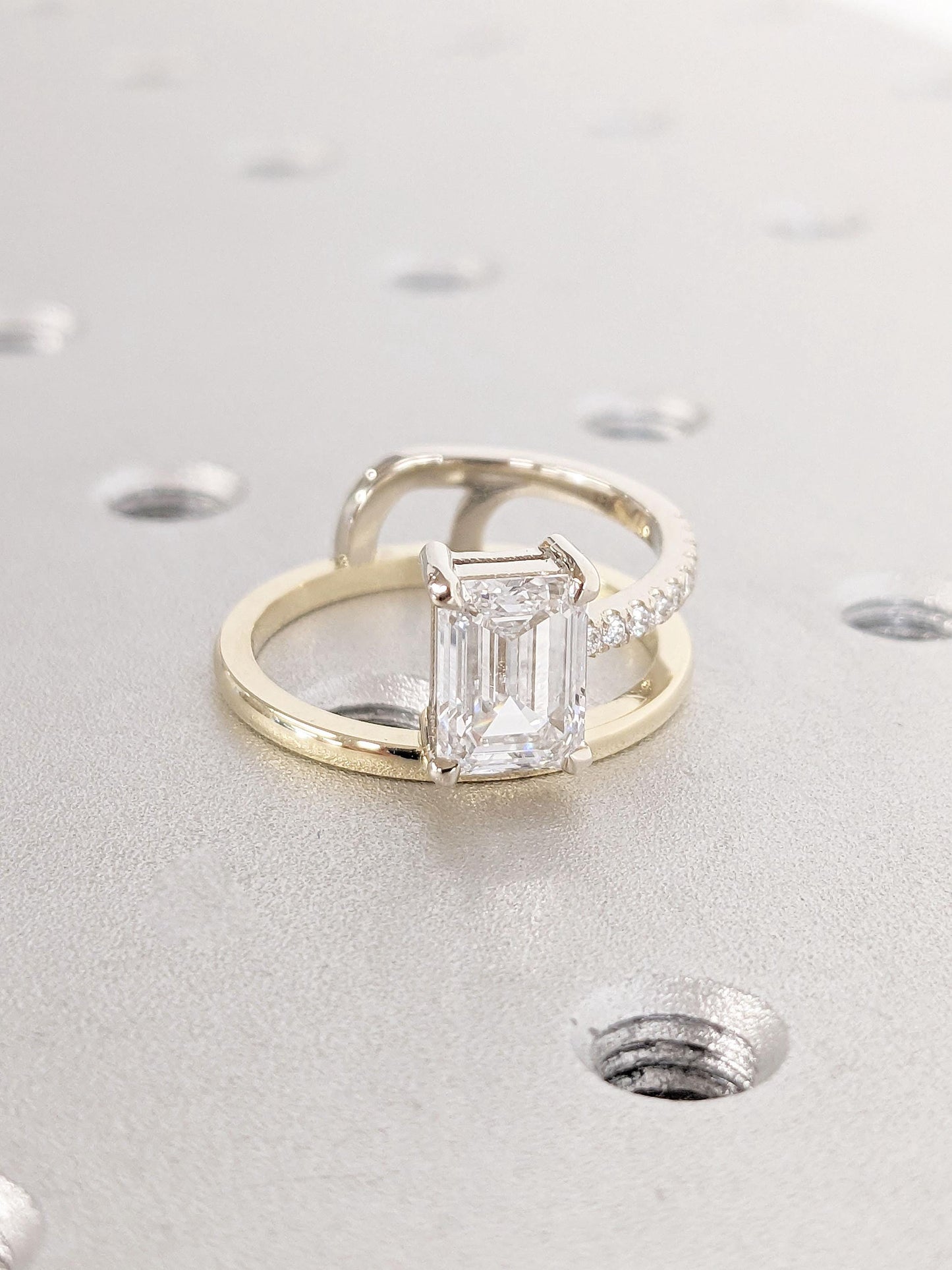 1.2 CT Round Solitaire Moissanite Engagement Ring