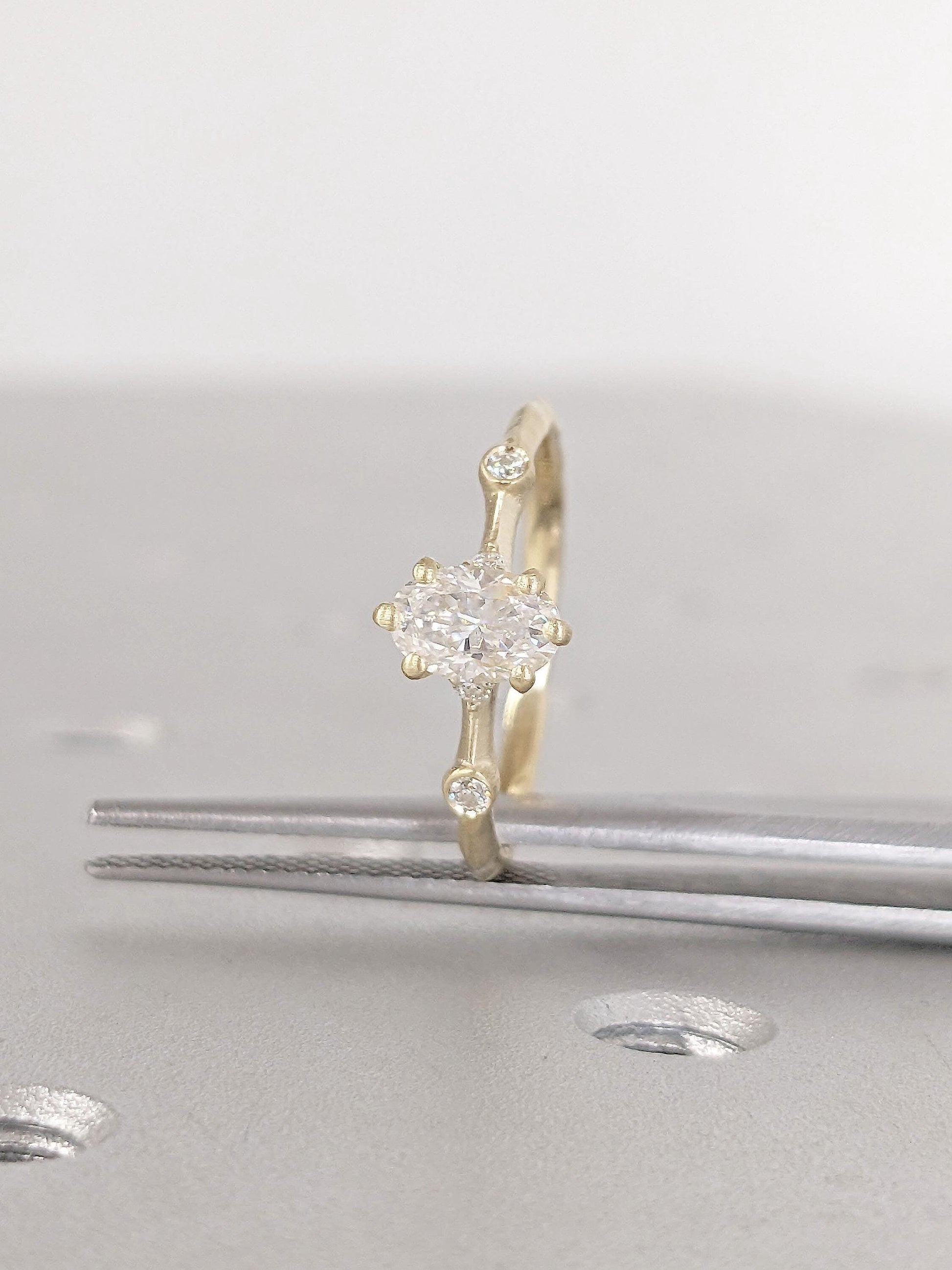 1.2 CT Round Solitaire Moissanite Engagement Ring