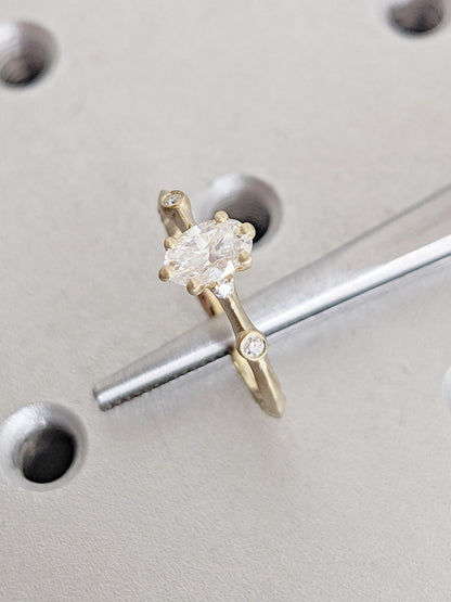 1.2 CT Round Solitaire Moissanite Engagement Ring