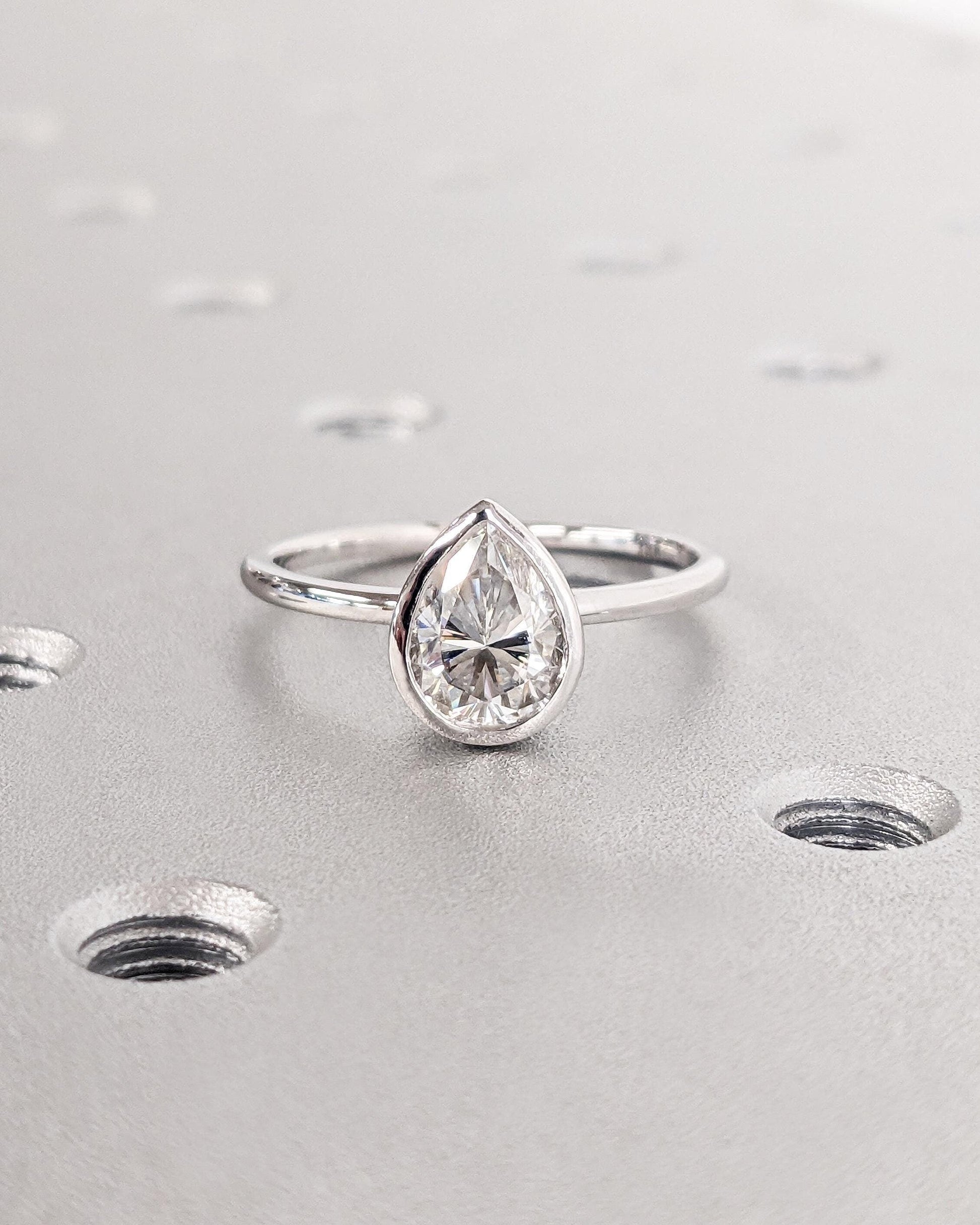 1.2 CT Round Solitaire Moissanite Engagement Ring
