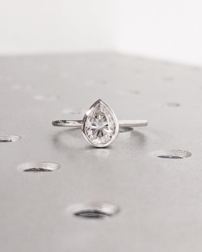 1.2 CT Round Solitaire Moissanite Engagement Ring