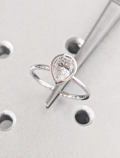 1.2 CT Round Solitaire Moissanite Engagement Ring