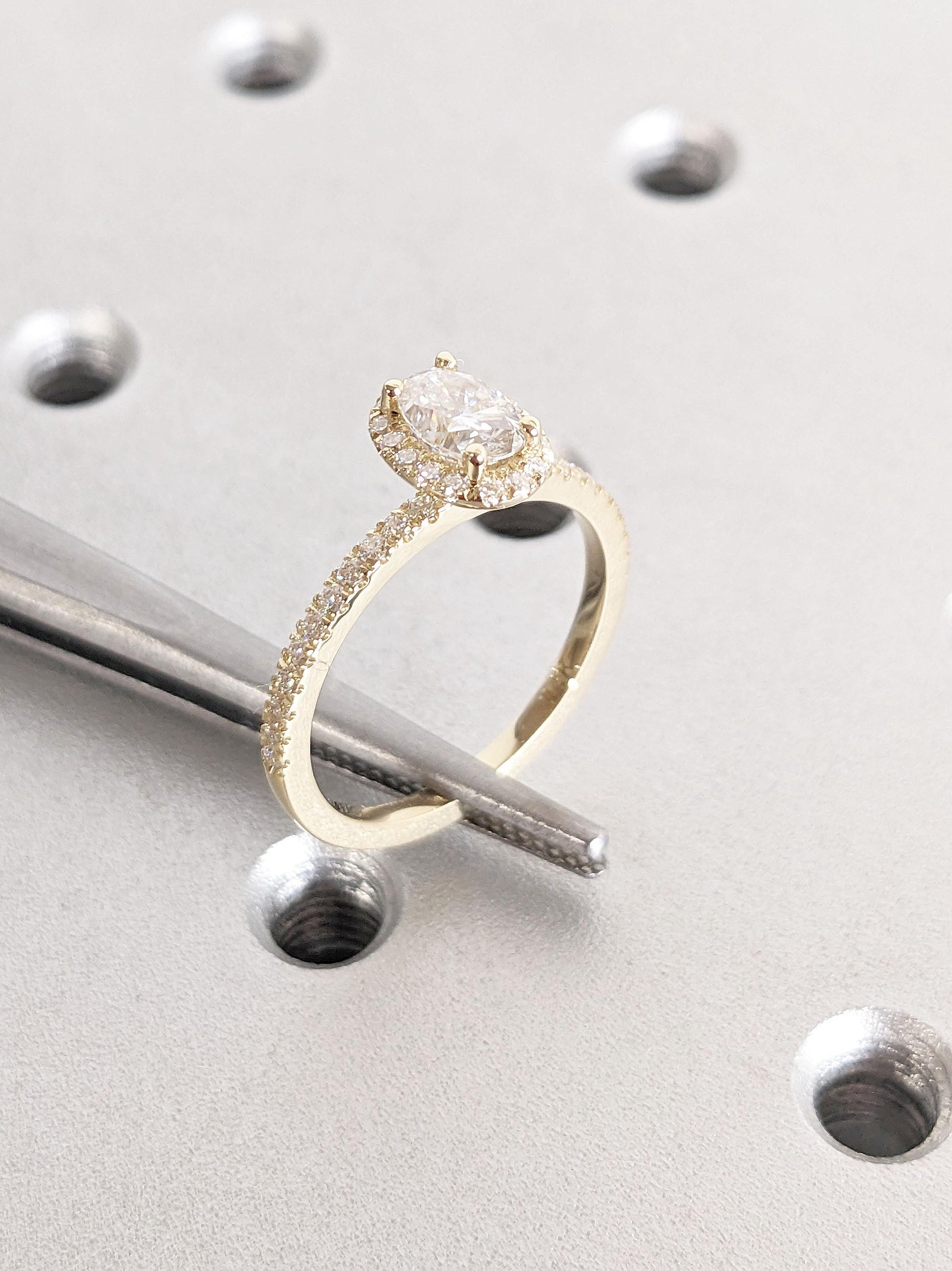 1.2 CT Round Solitaire Moissanite Engagement Ring