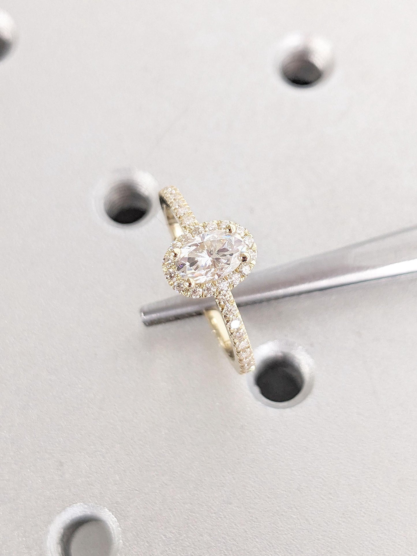 1.2 CT Round Solitaire Moissanite Engagement Ring