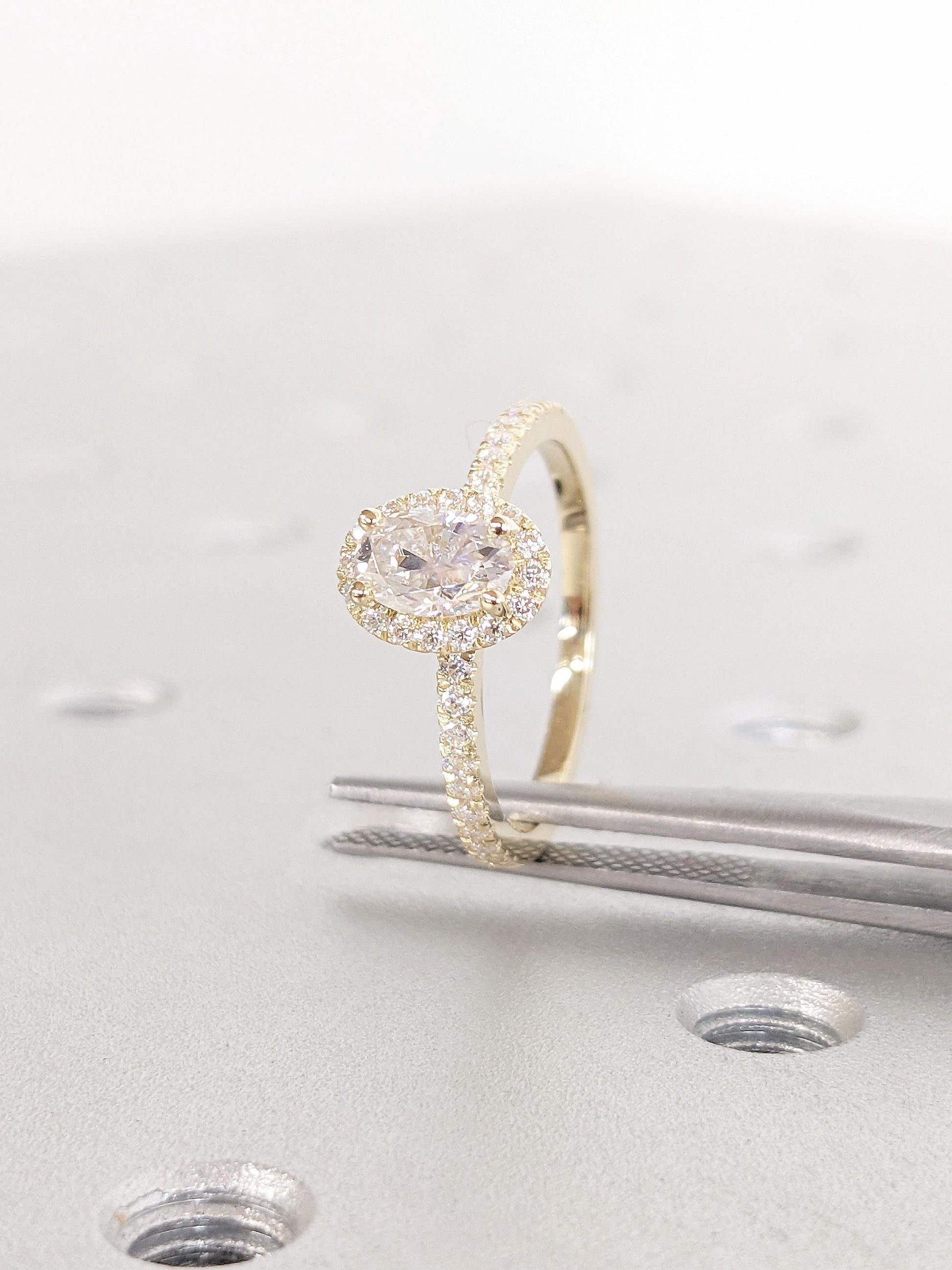 1.2 CT Round Solitaire Moissanite Engagement Ring