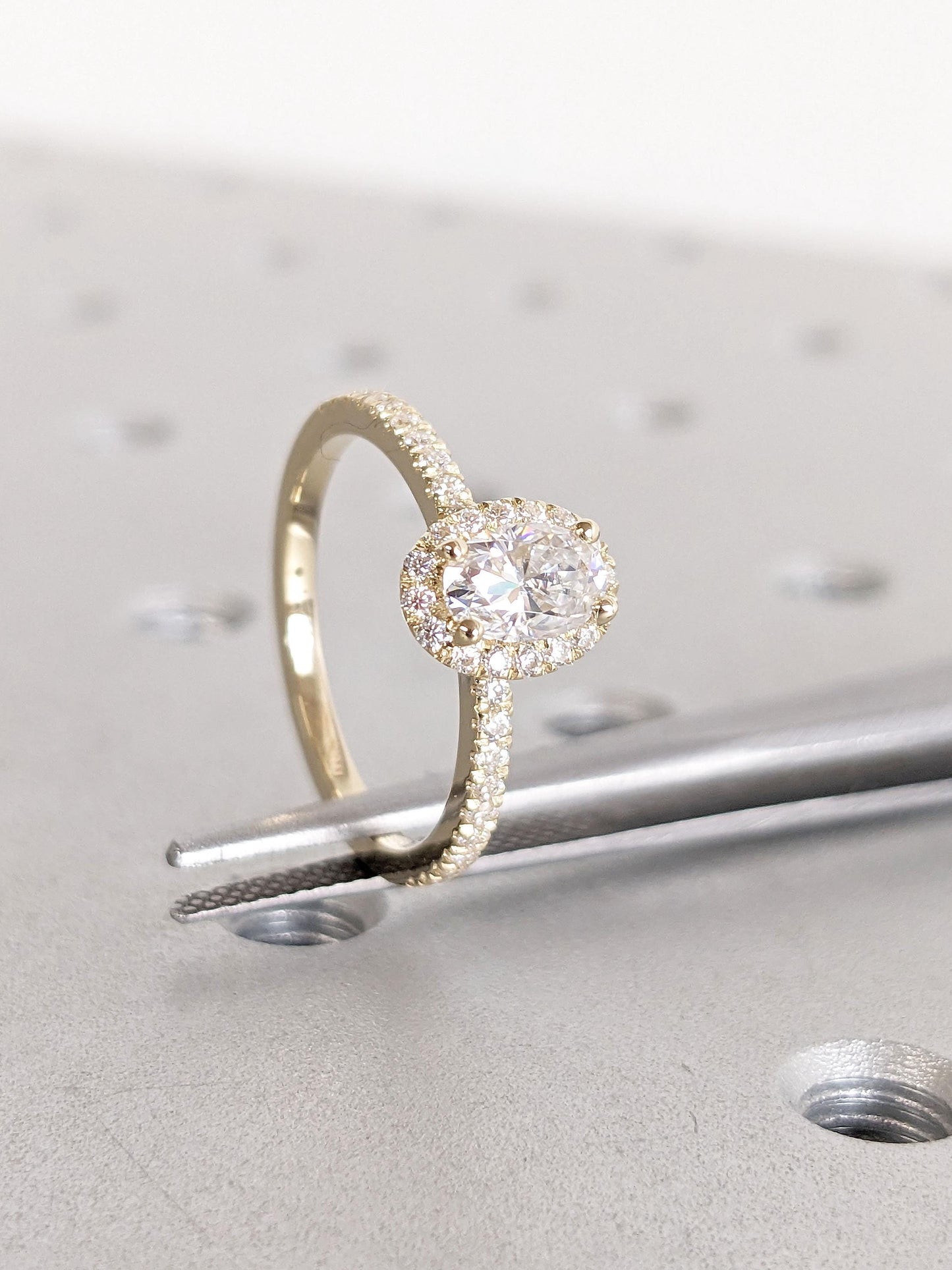 1.2 CT Round Solitaire Moissanite Engagement Ring