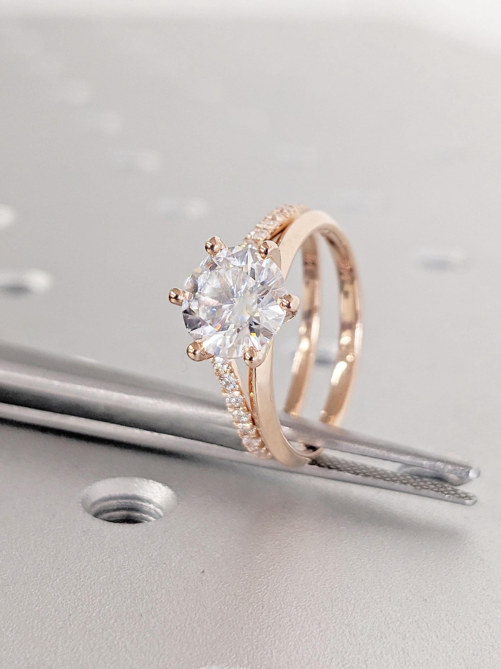1.2 CT Round Solitaire Moissanite Engagement Ring