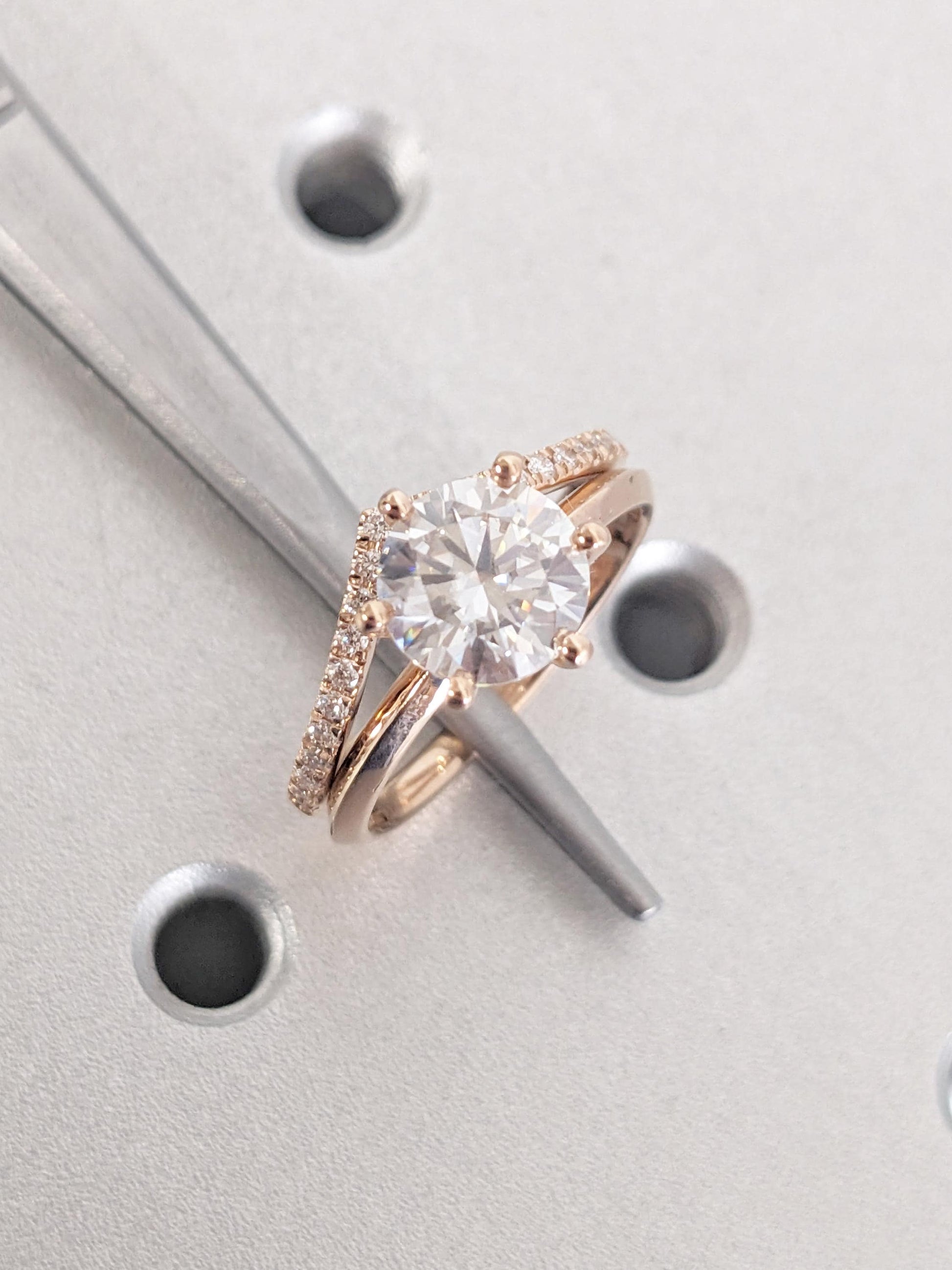 1.2 CT Round Solitaire Moissanite Engagement Ring