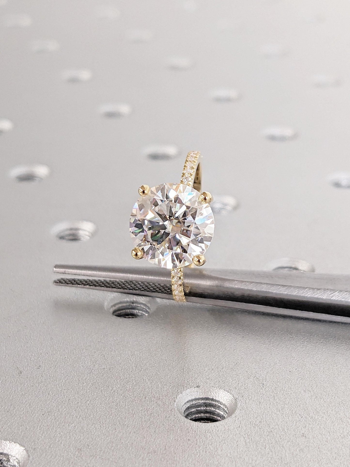 1.2 CT Round Solitaire Moissanite Engagement Ring