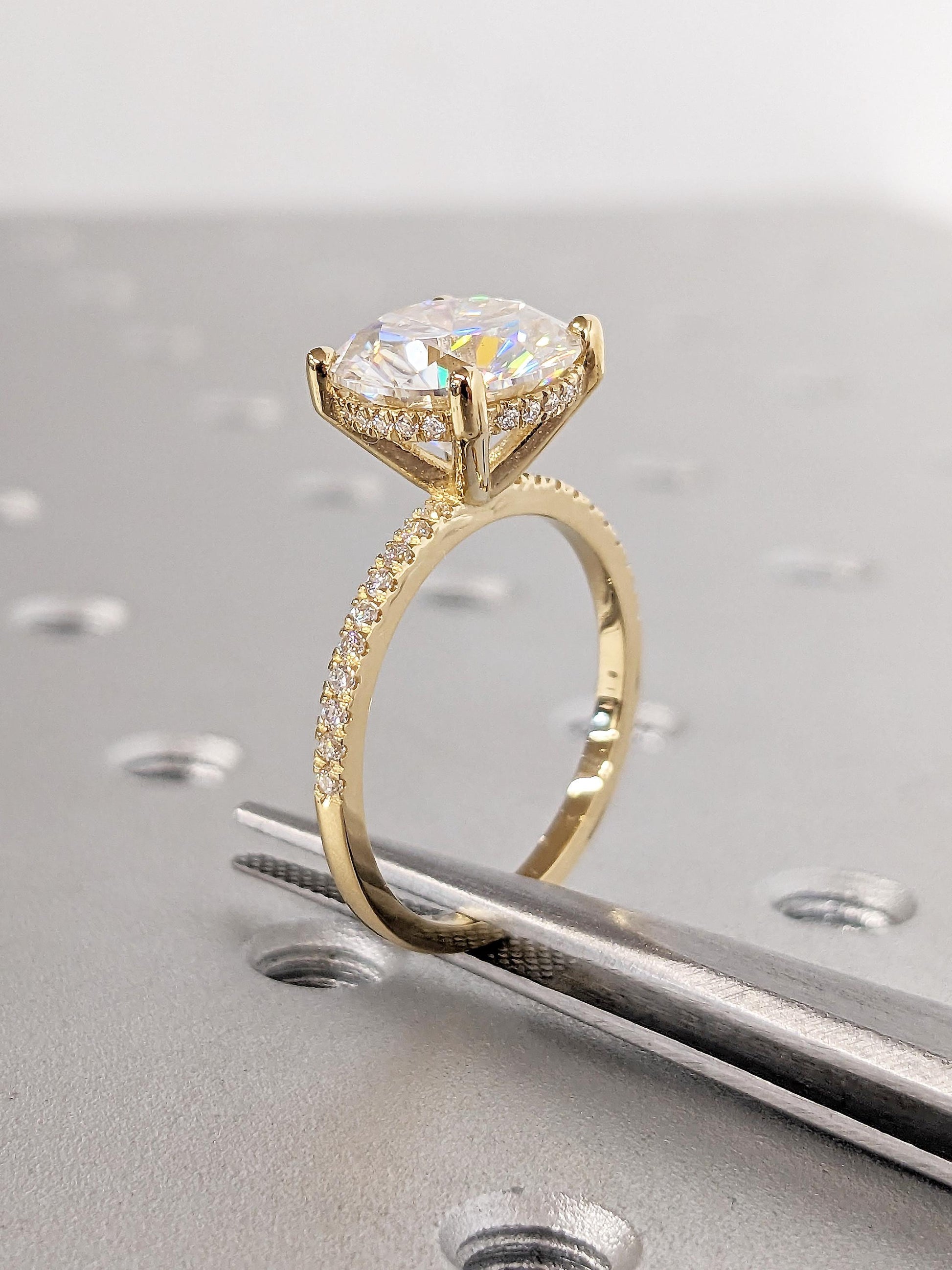 1.2 CT Round Solitaire Moissanite Engagement Ring