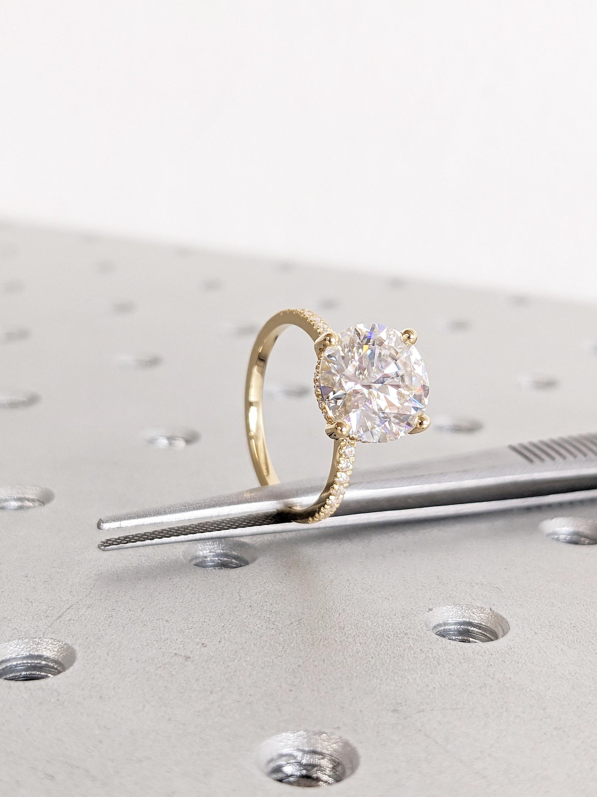 1.2 CT Round Solitaire Moissanite Engagement Ring
