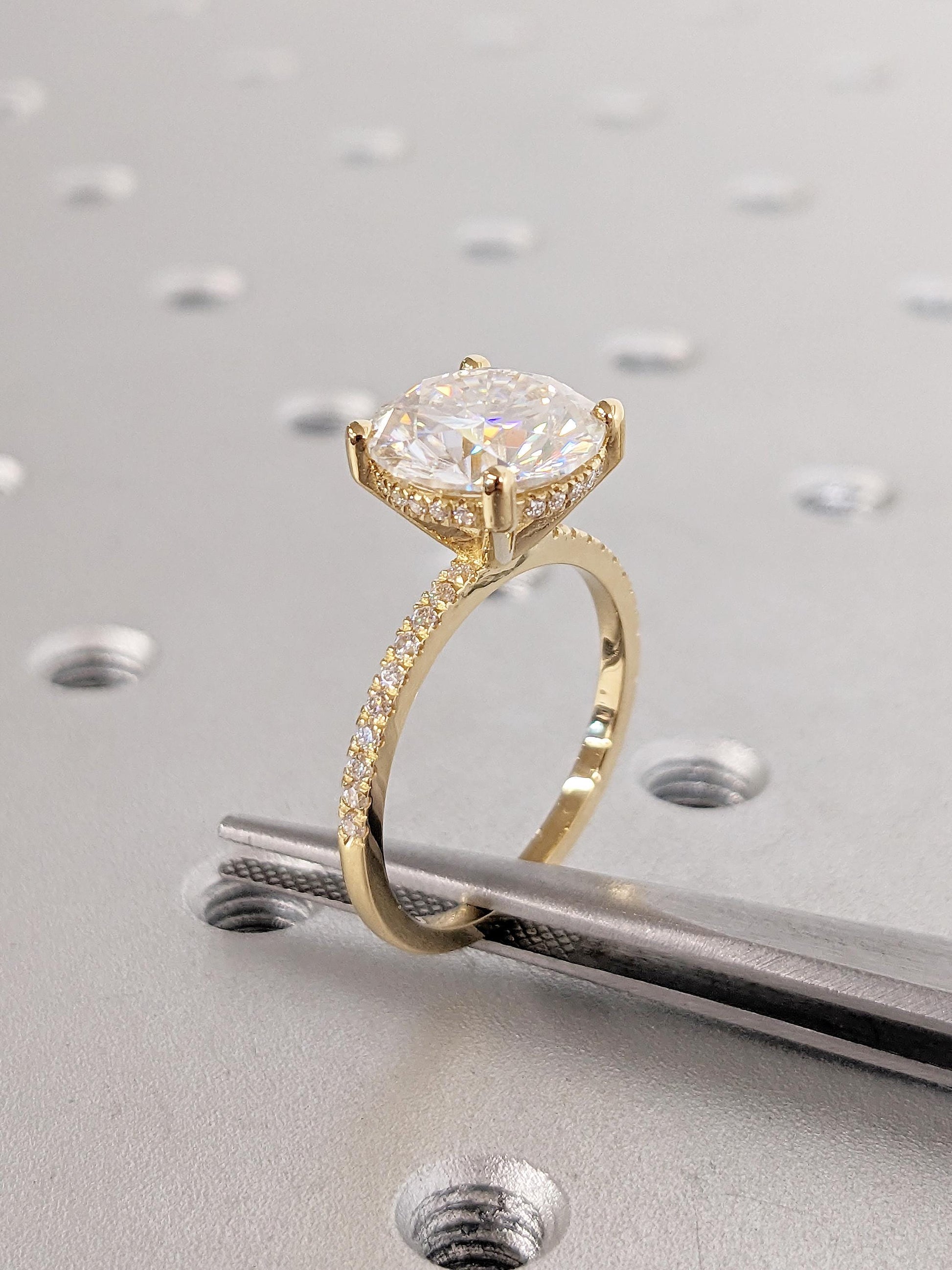 1.2 CT Round Solitaire Moissanite Engagement Ring
