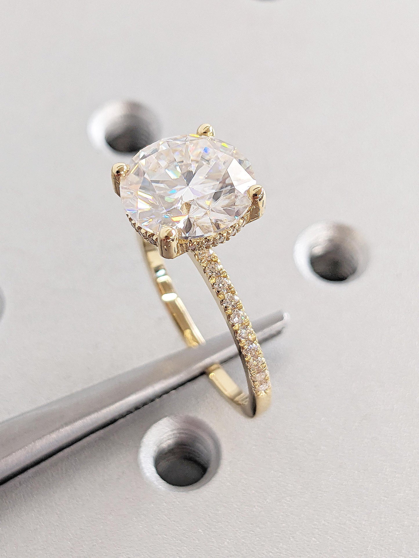 1.2 CT Round Solitaire Moissanite Engagement Ring