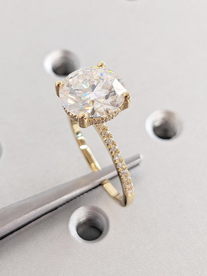 1.2 CT Round Solitaire Moissanite Engagement Ring