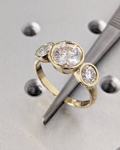1.2 CT Round Solitaire Moissanite Engagement Ring