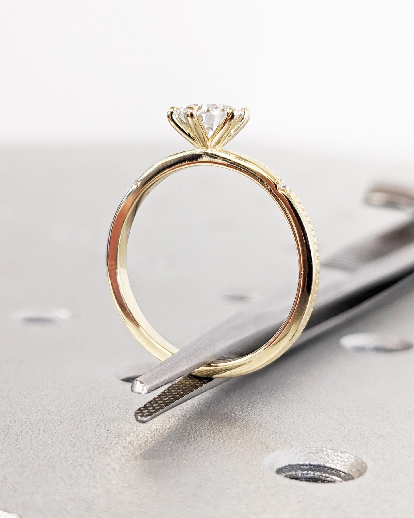 1.2 CT Round Solitaire Moissanite Engagement Ring