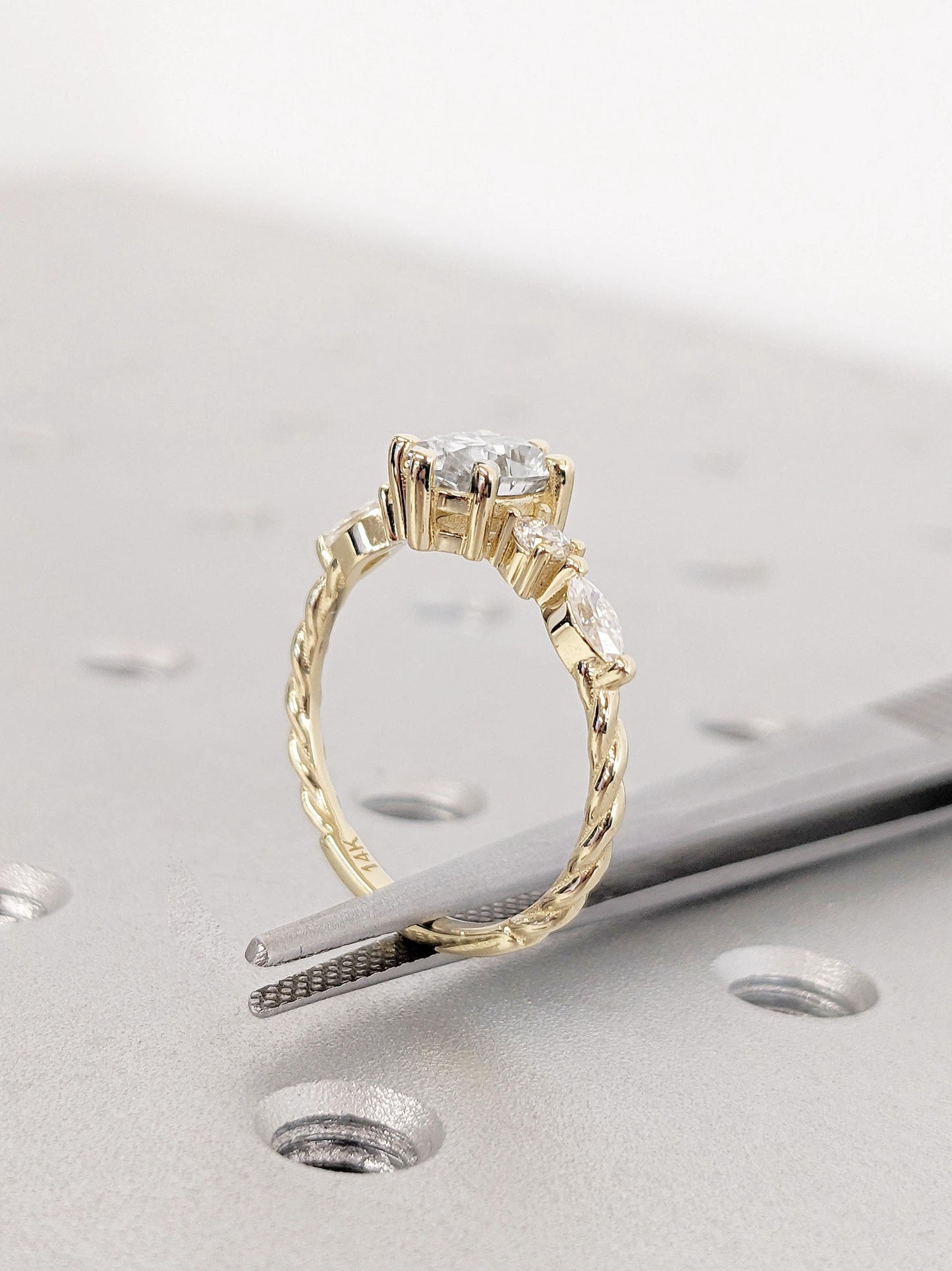 1.2 CT Round Solitaire Moissanite Engagement Ring