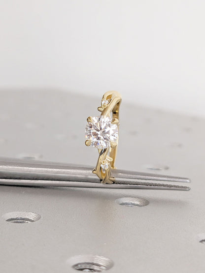 1.2 CT Round Solitaire Moissanite Engagement Ring