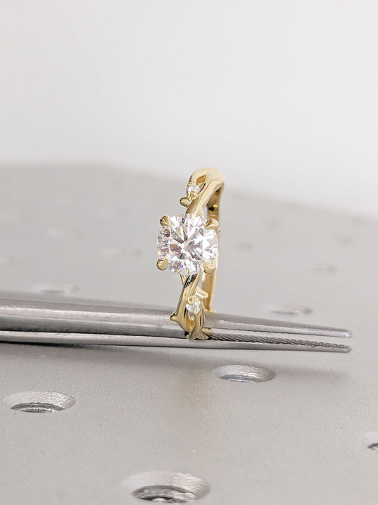 1.2 CT Round Solitaire Moissanite Engagement Ring