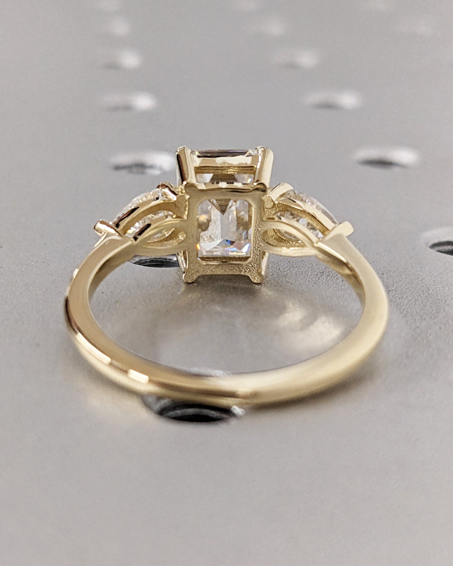 1.2 CT Round Solitaire Moissanite Engagement Ring