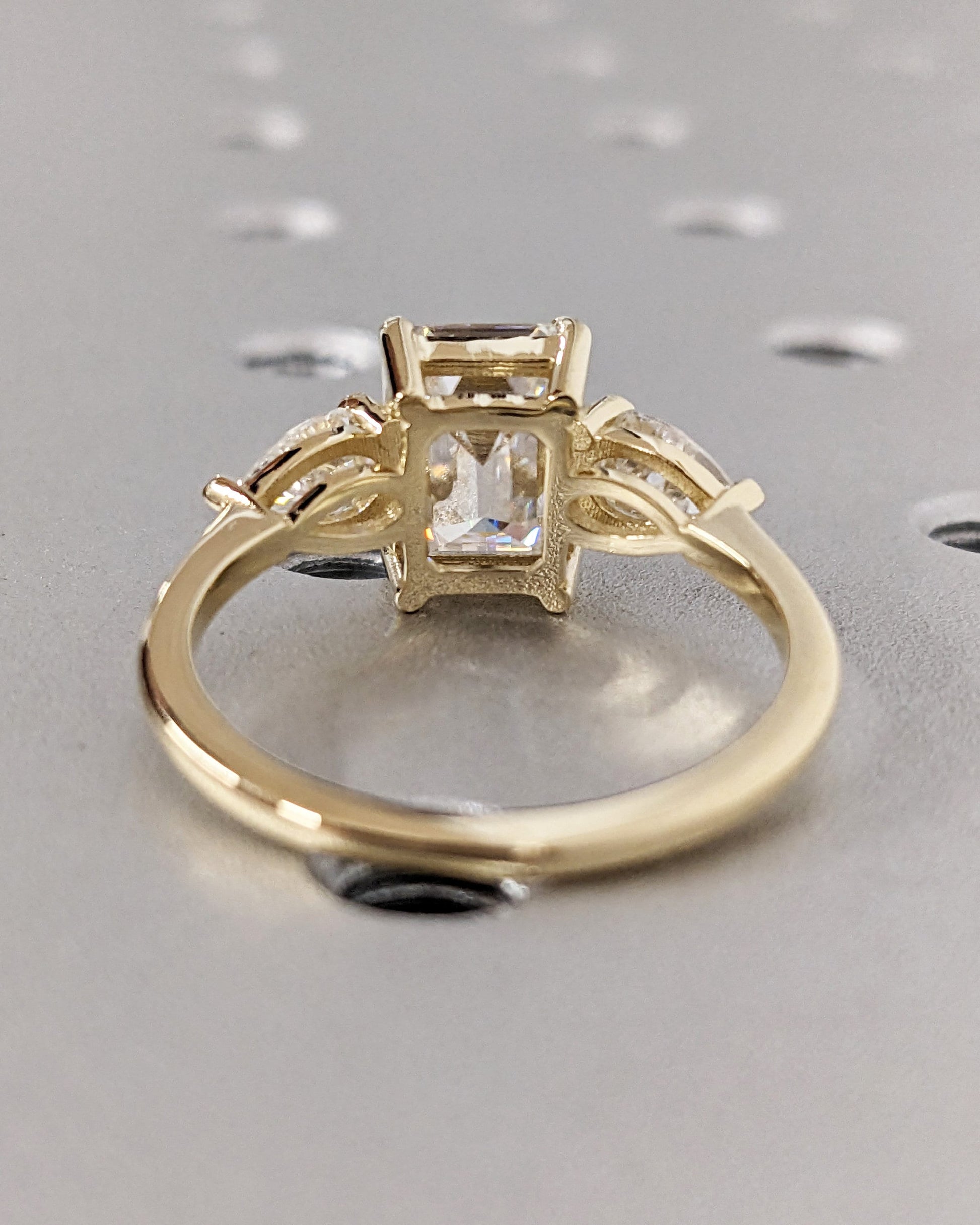 1.2 CT Round Solitaire Moissanite Engagement Ring