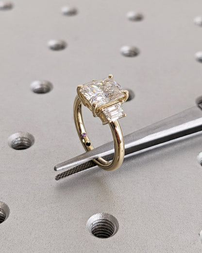1.2 CT Round Solitaire Moissanite Engagement Ring