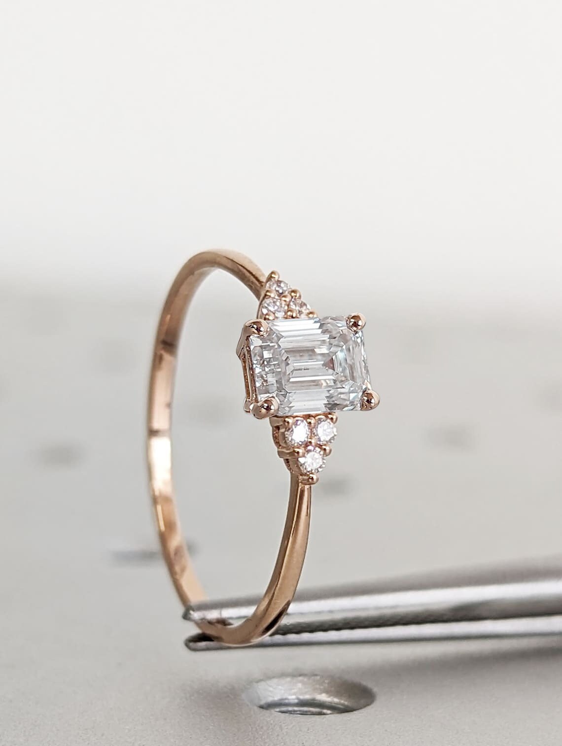 1.2 CT Round Solitaire Moissanite Engagement Ring