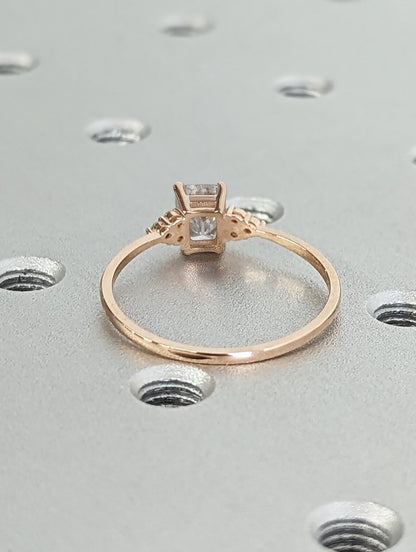 1.2 CT Round Solitaire Moissanite Engagement Ring
