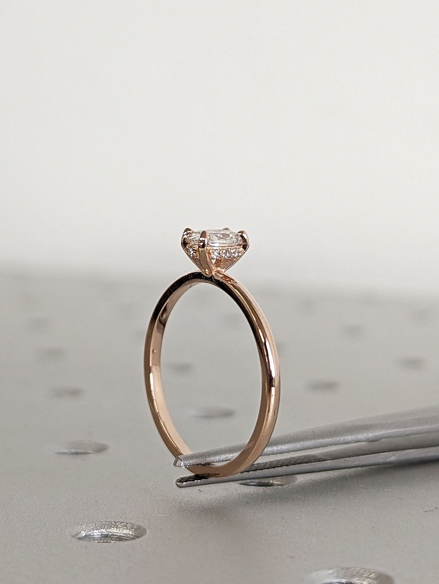 1.2 CT Round Solitaire Moissanite Engagement Ring