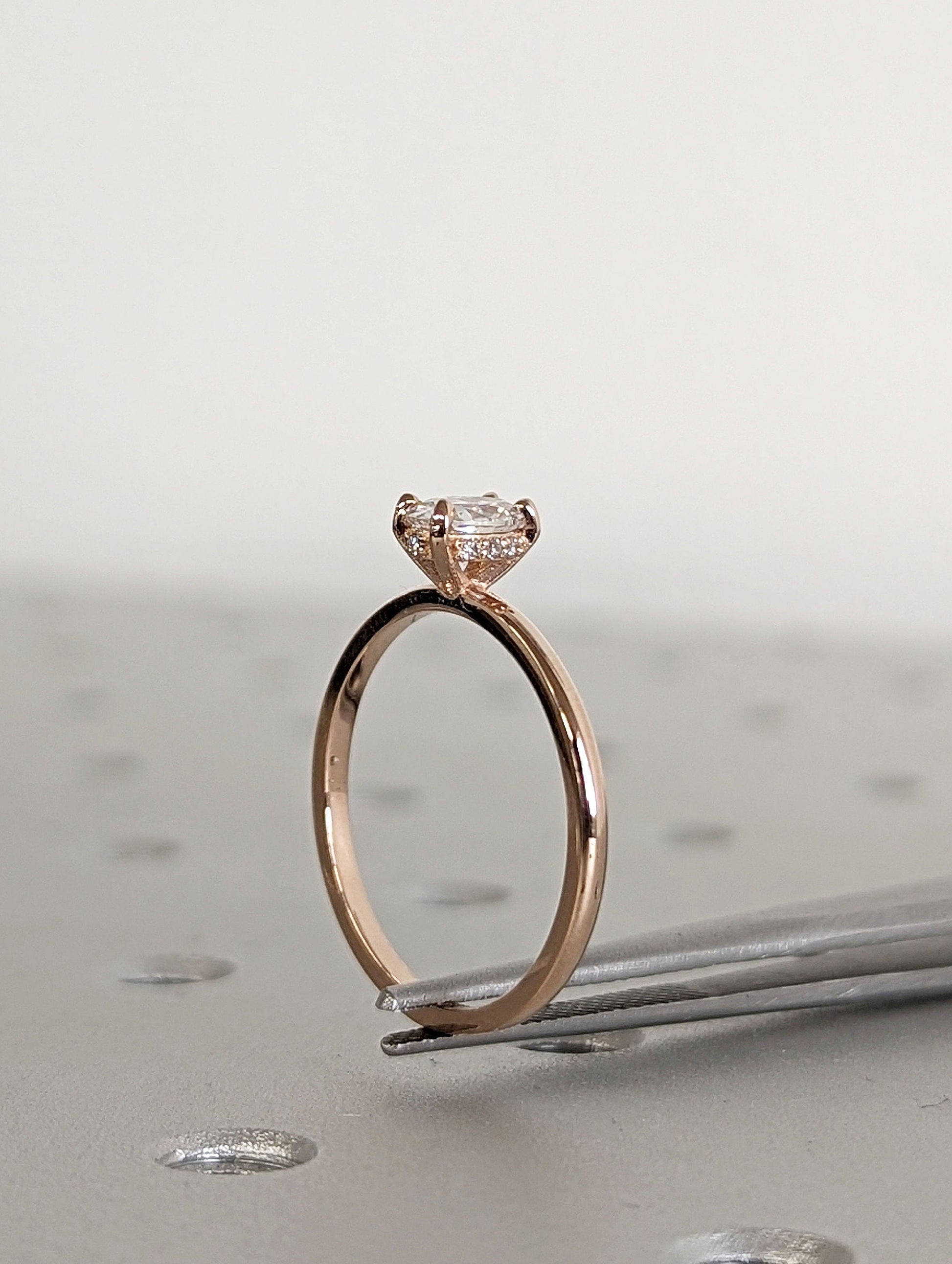 1.2 CT Round Solitaire Moissanite Engagement Ring
