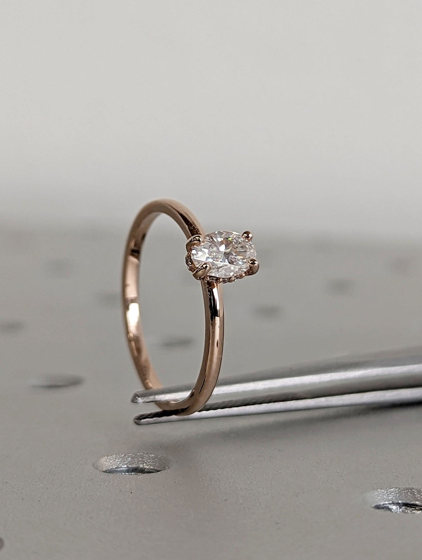 1.2 CT Round Solitaire Moissanite Engagement Ring