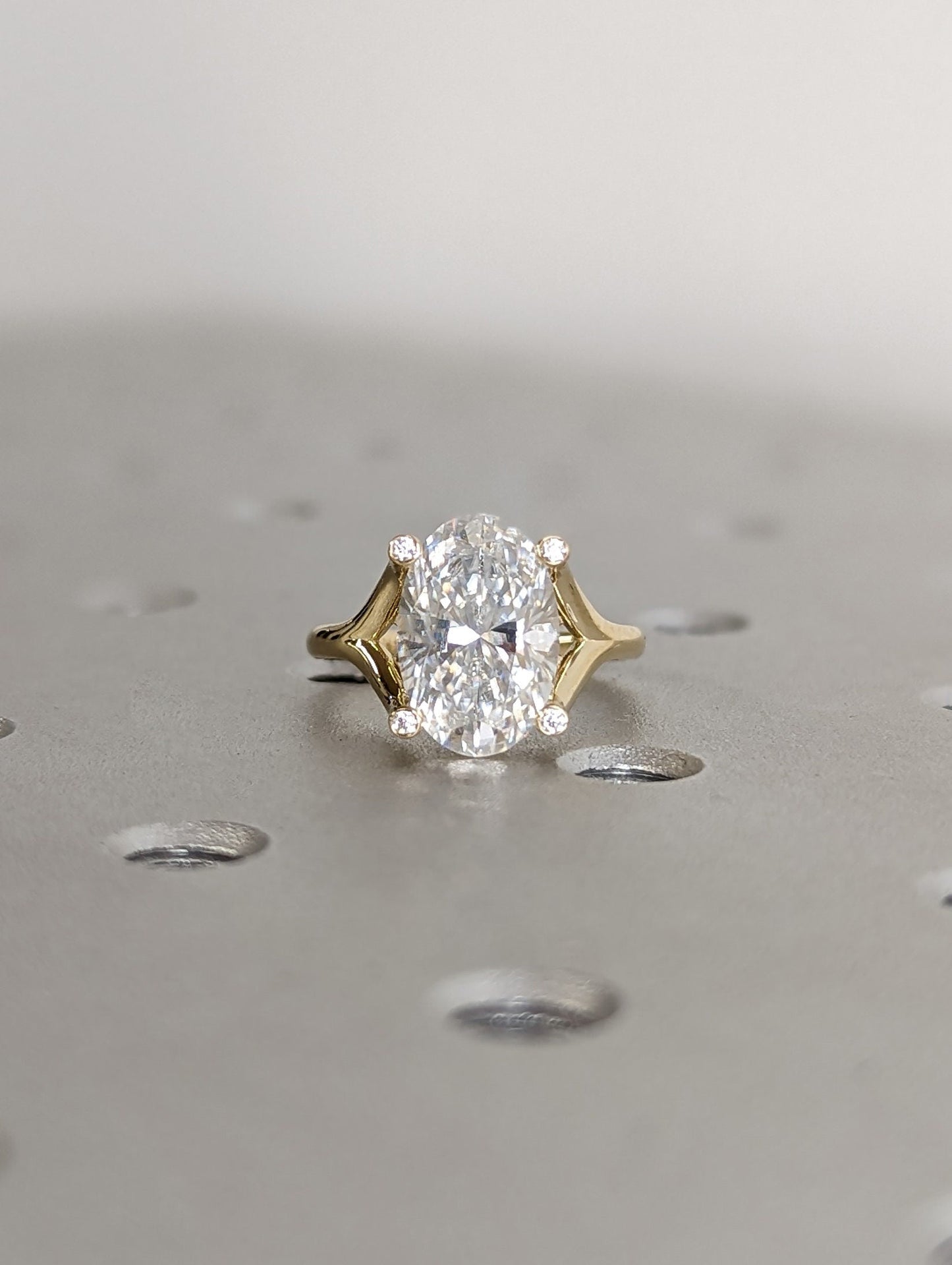 1.2 CT Round Solitaire Moissanite Engagement Ring