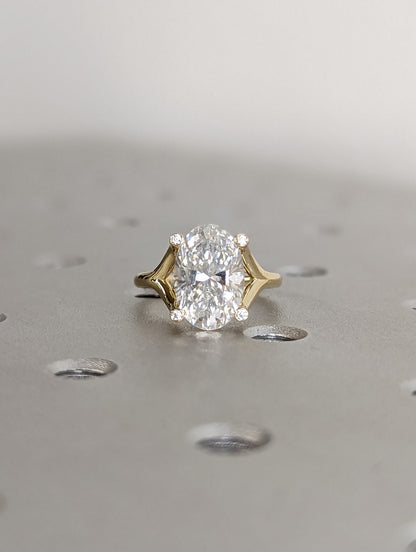 1.2 CT Round Solitaire Moissanite Engagement Ring