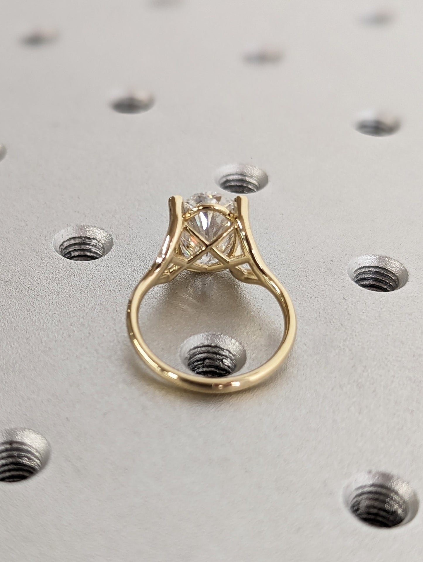 1.2 CT Round Solitaire Moissanite Engagement Ring