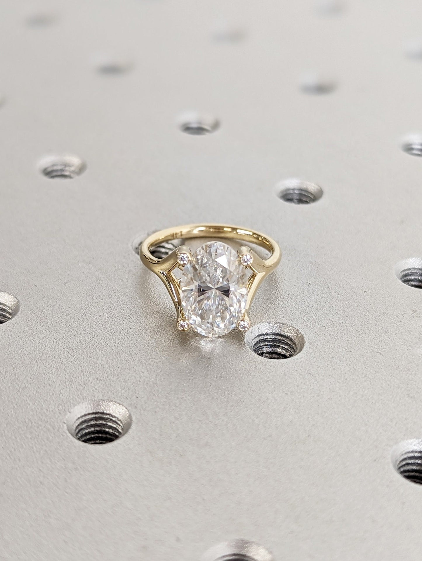 1.2 CT Round Solitaire Moissanite Engagement Ring