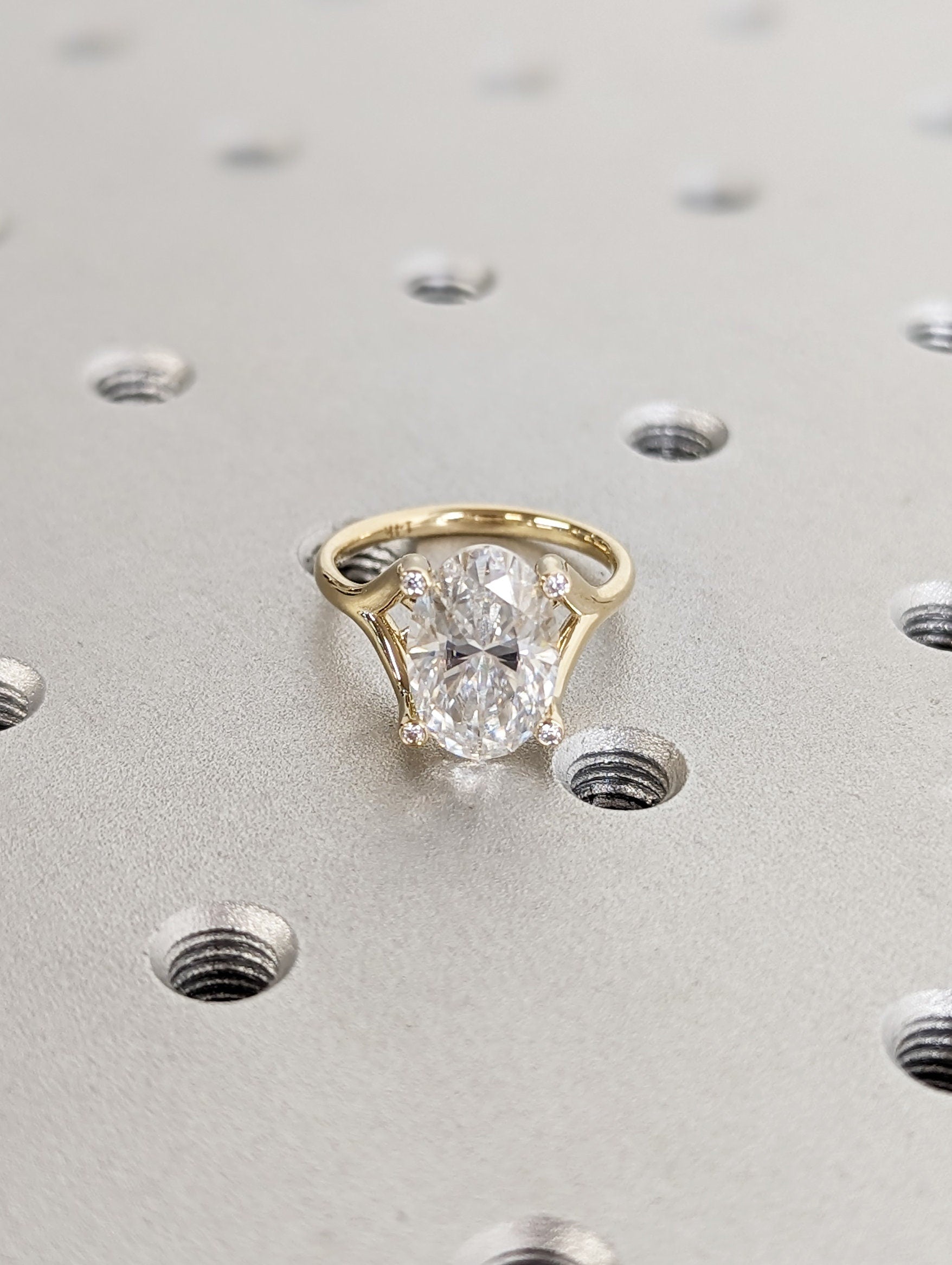 1.2 CT Round Solitaire Moissanite Engagement Ring