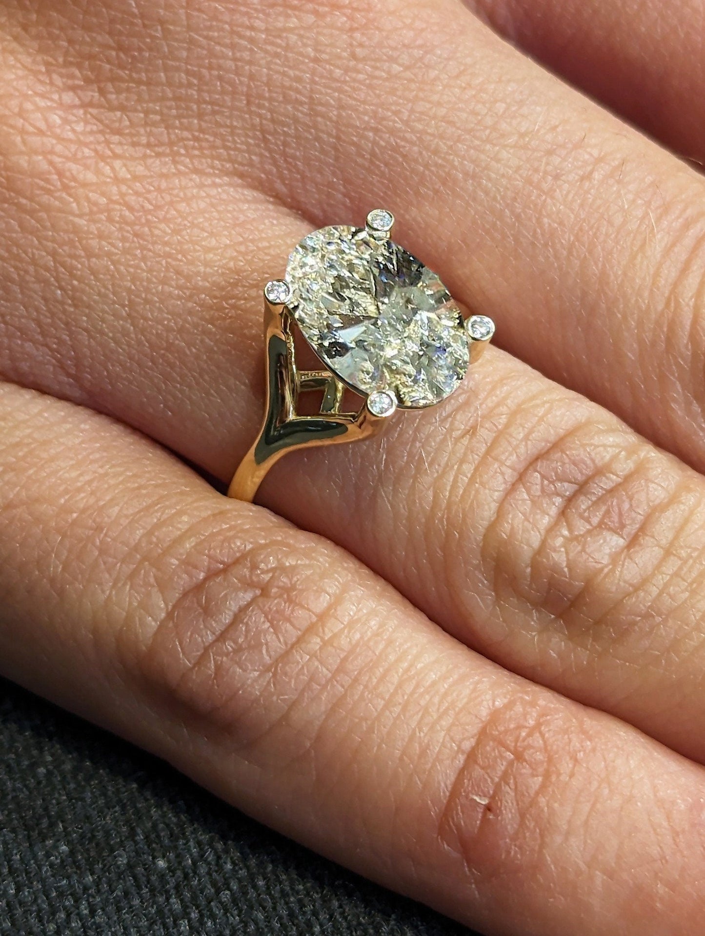 1.2 CT Round Solitaire Moissanite Engagement Ring