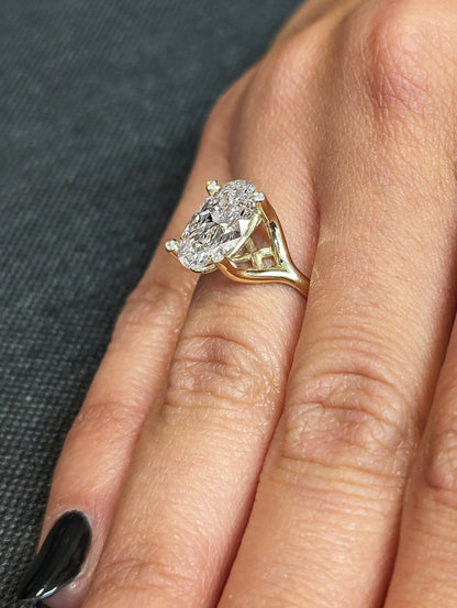1.2 CT Round Solitaire Moissanite Engagement Ring