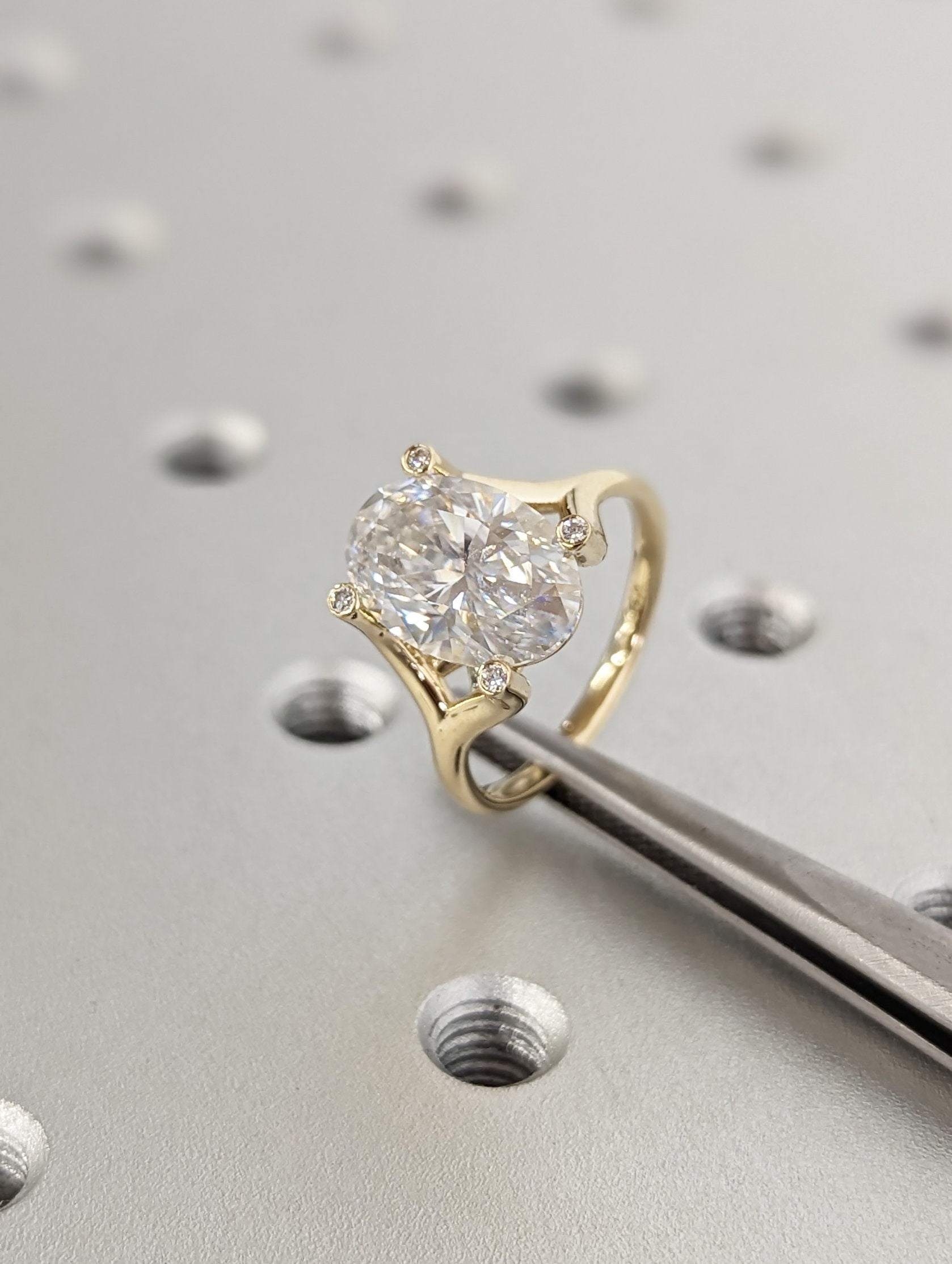 1.2 CT Round Solitaire Moissanite Engagement Ring