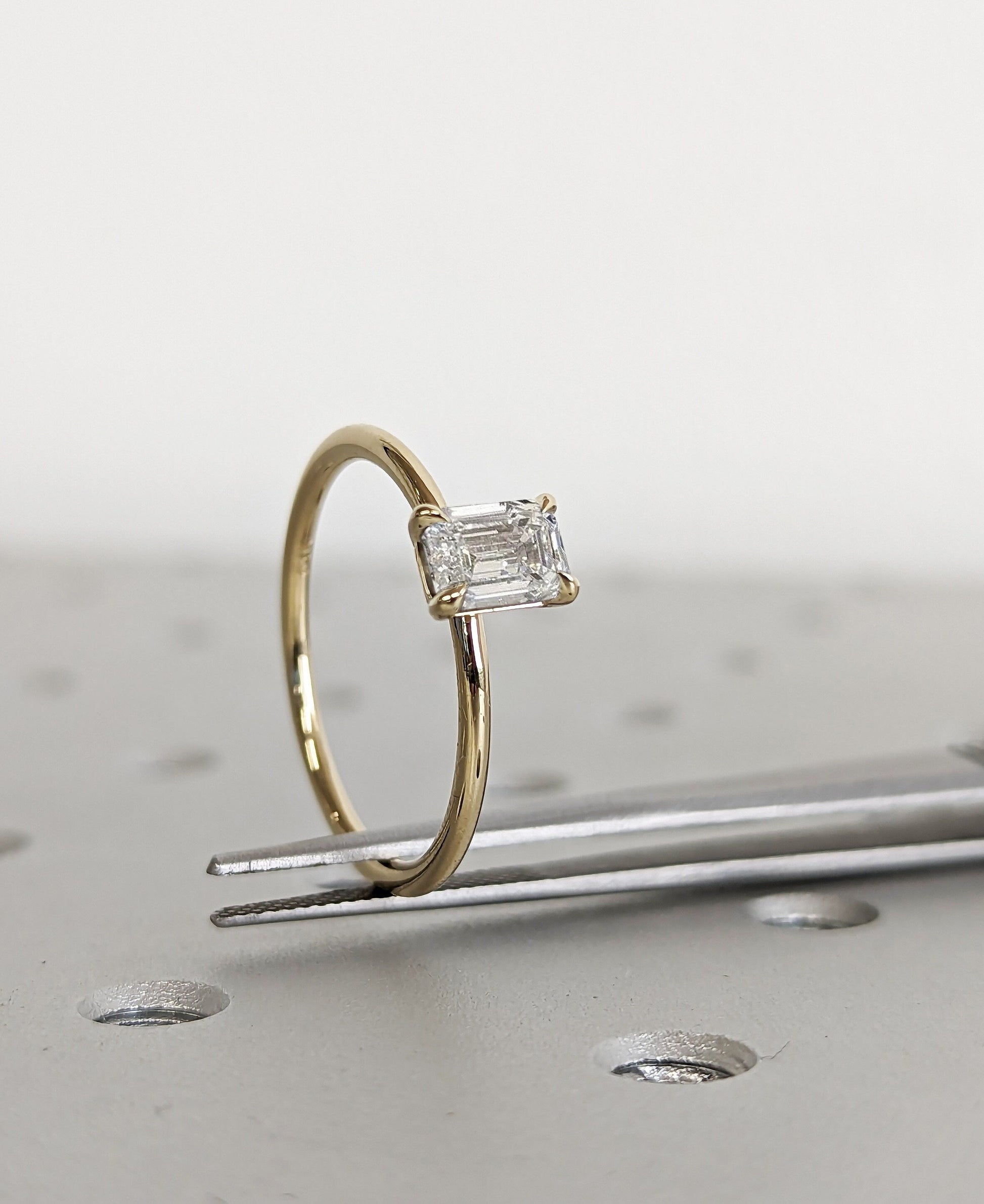 1.2 CT Round Solitaire Moissanite Engagement Ring