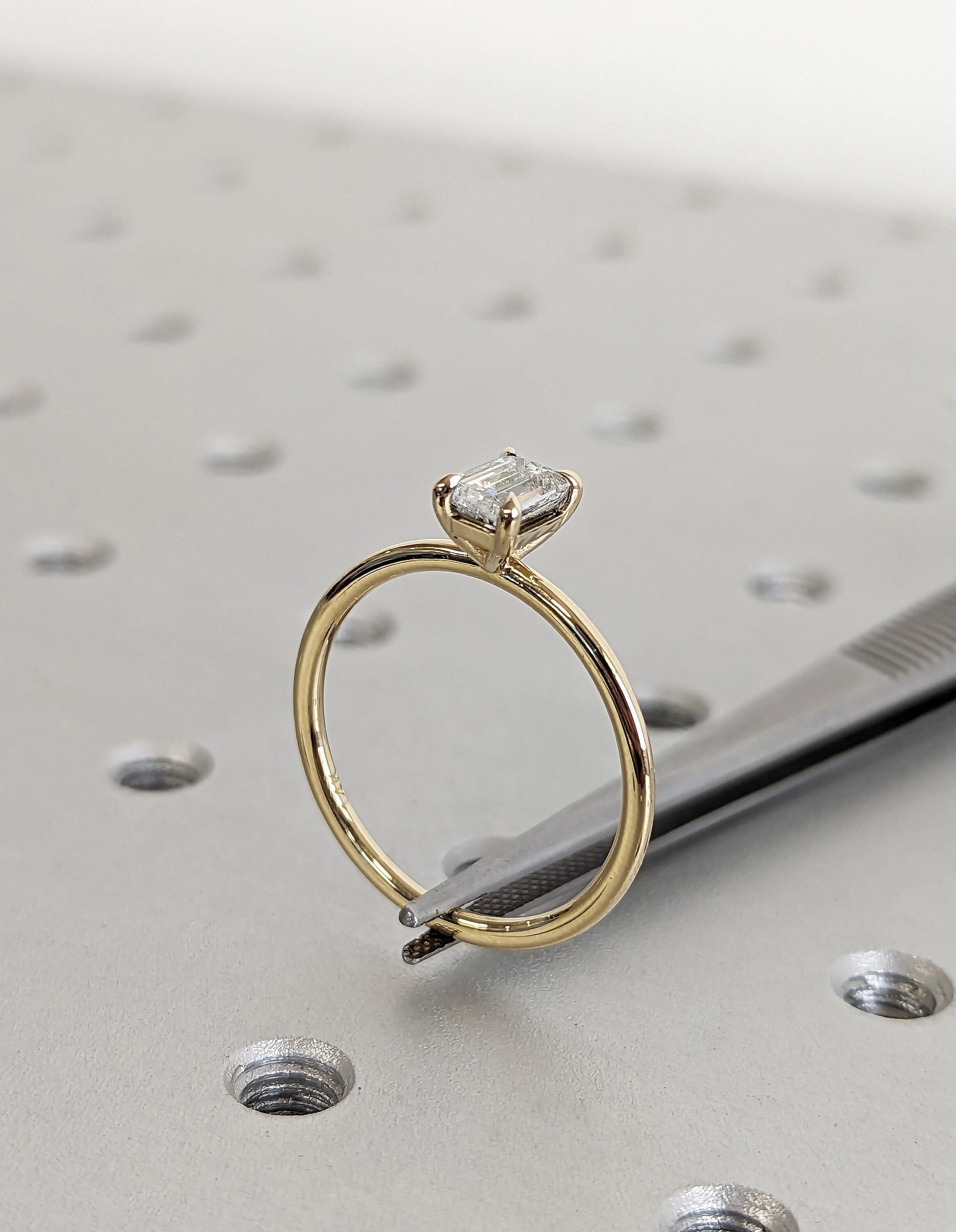 1.2 CT Round Solitaire Moissanite Engagement Ring